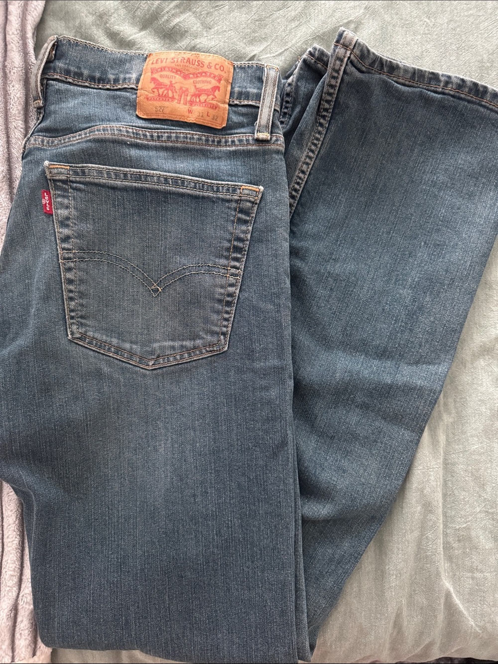 Levi's Men's Dark Blue Straight Jeans with Leather Patch